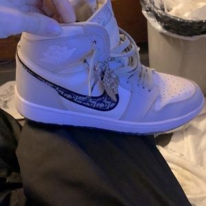 COPY - Air dior retro 1 Jordan’s used